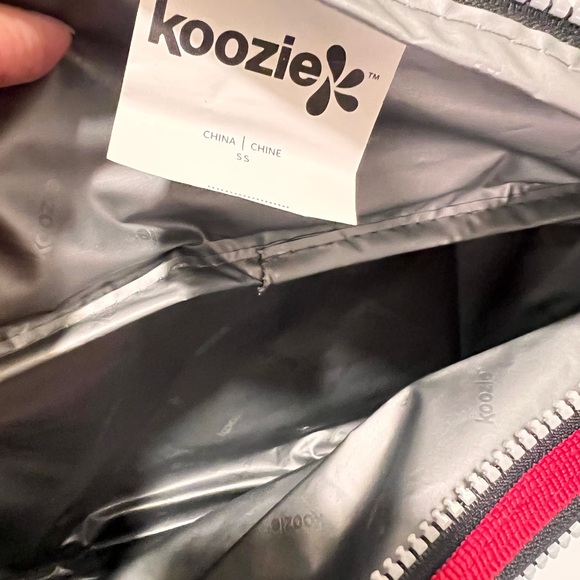 Coca Cola Insulated Fanny Pack. - Picture 6 of 7